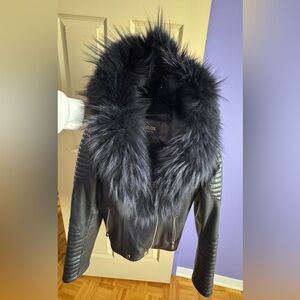 ✨ Genuine Leather Jacket with Fur Hood – Like New ✨
